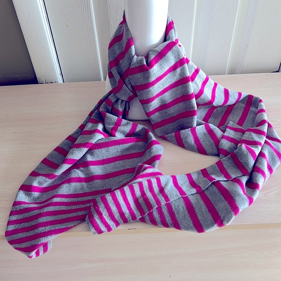 MARC BY MARC JACOBS SCARF 100% WOOLANE NWOT - Picture 1 of 11